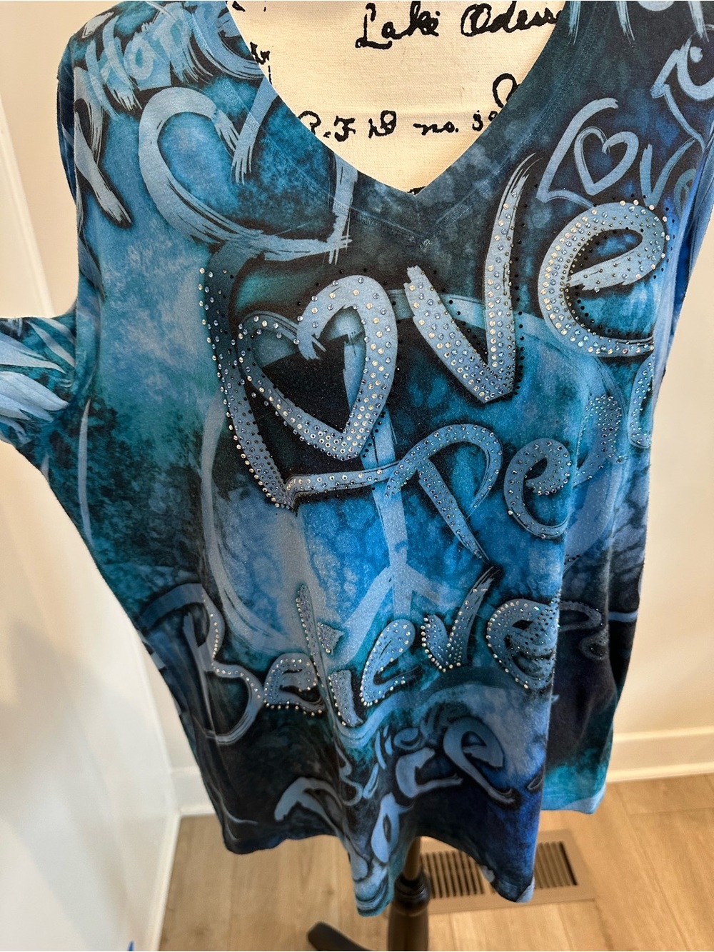 Lane Bryant Blue Graphic V-Neck Long Sleeve Top with Rhinestones 3/4 sleeves